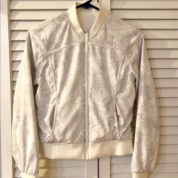 lululemon athletica Jackets & Blazers - Lululemon Bombs Away Jacket in a size 2, reversible